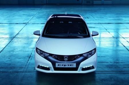 Honda Civic 5D: вид спереди