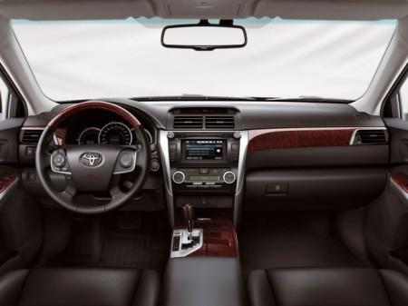 Toyota Camry (V50): салон