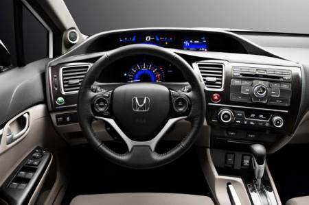 Honda Civic 4D седан: салон