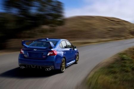 Subaru WRX STI 2015: вид сзади
