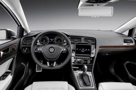 Volkswagen New Midsize Coupe: салон