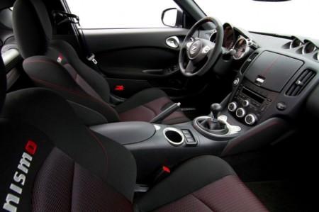 Nissan 370Z Nismo 2015: салон