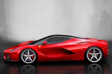 Ferrari LaFerrari: вид сбоку