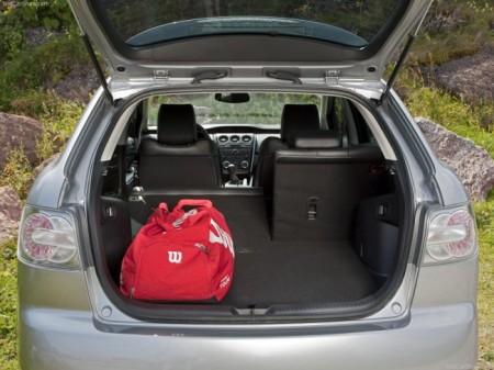 Mazda СХ-7: багажник