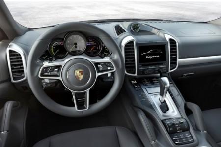 Porsche Cayenne 2015: салон