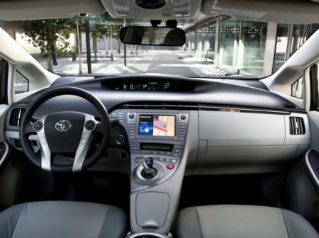 Toyota Prius XW30: салон