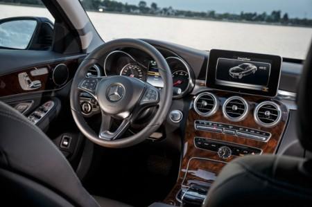 Mercedes C350 Plug-in-Hybrid салон