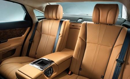 Jaguar XJ 2016 - задние сиденья