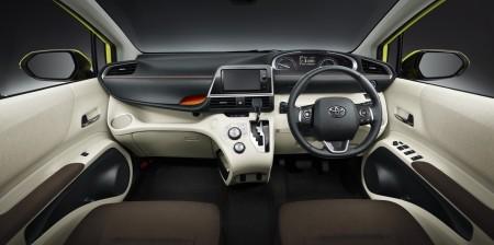 салон Toyota Sienta Hybrid G