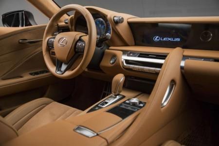 Lexus LC 500 - салон