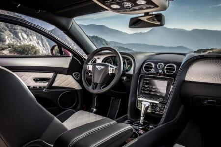 Bentley Flying Spur V8 S - салон