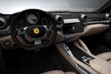 Ferrari GTC4 Lusso - салон