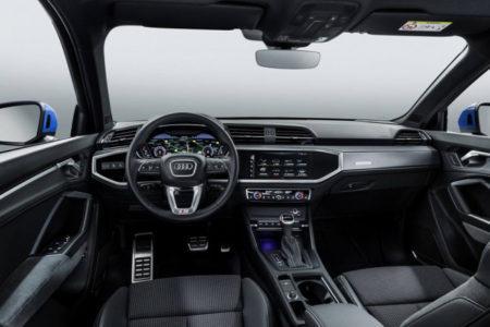 Audi Q3 2 поколения - салон