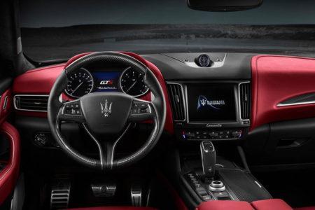 Maserati Levante GTS - салон