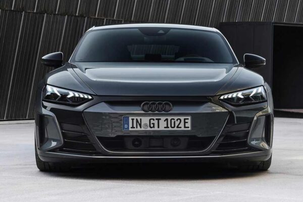 Audi e-Tron GT - вид спереди